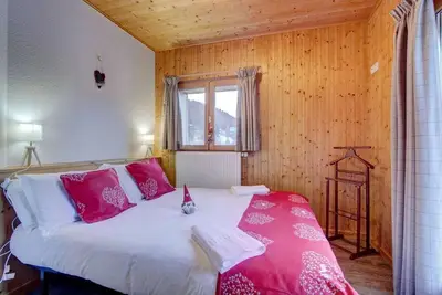 Image de 350m du centre station, 1er étage, vue montagne, terrasse, parking, télévision, 160m², Morzine