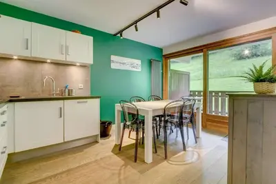 Image de 1er étage, balcon, télévision, 54m², Morzine