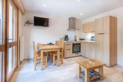 Image de 1er étage, balcon, parking, télévision, casier à ski, 33m², Morzine