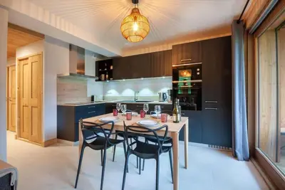 Image de 1er étage, vue dégagée, balcon, télévision, casier à ski, 44m², Morzine