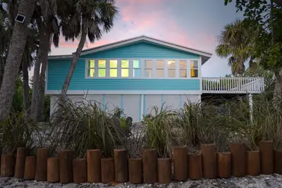 Escape to Saltwater&Sunsets -Newly Remodeled-Pool & Club Access
