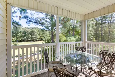 Image de Community Perks & Golf Course Views: Longs Condo