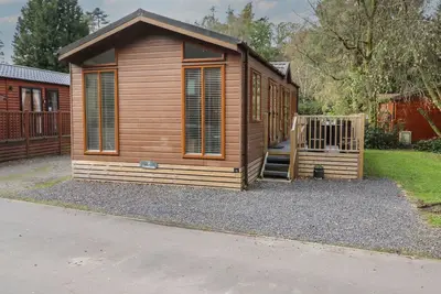 Snuggledown, pet friendly, character holiday cottage in Windermere