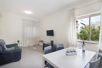 Image de Appartement \"Matinhos House\" avec balcon, Wi-Fi et climatisation