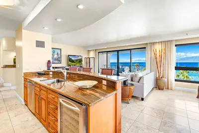 Image de Mrr Presents Kaanapali Ali'i 496 - Elegantly Remodeled 9th Floor 2br w/ Epic Direct Ocean Views of Lanai, Molokai & Beyond!
