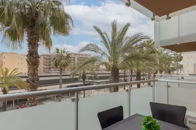 Image de Joli appartement pour 5 personnes avec Wifi, climatisation, Tv et balcon