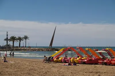 Image de Bel appartement pour 4 personnes avec climatisation, Wifi, Tv et balcon