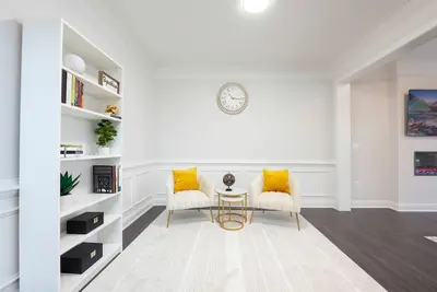 Image de Modern and Spacious Home