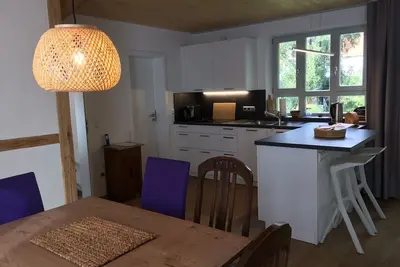 Image de Ferienhaus mit Balkon und Garten