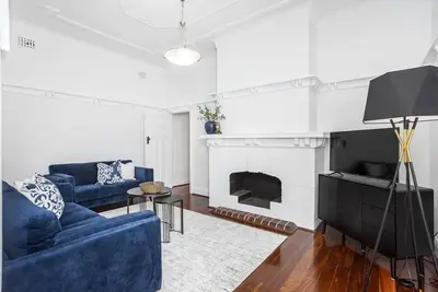 Image de Chic Semi-Detached 2-Bed Home with Outdoor Dining