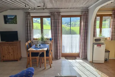 Image de Ferienwohnung 65qm, Hochfelln, Balkon, Küche, 1 Schlafzimmer, 1 Wohnschlafzimmer