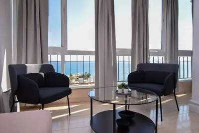 Image de Ref 318 Sea front 2 bedroom apartment in the centre of Fuengirola next to the port