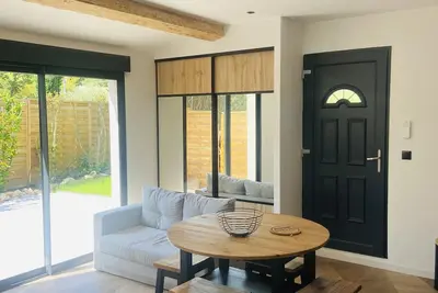 Image de Maisonnette Indépendante Avec Jardin Privatif et Parking