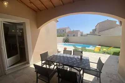 Image de Promo été 2024  \" Birds Villa \", piscine chauffée, 3 chambres, jardin