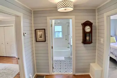 Image de 5 mins to Kings River access, 4 Br, Fire Pit, Full Kitchen