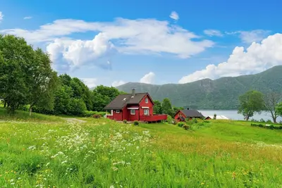 Image de Gemütliche Hütte Direkt am Wunderschönen Dalsfjord