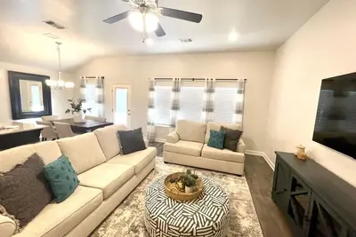 Image de All the Comforts of Home