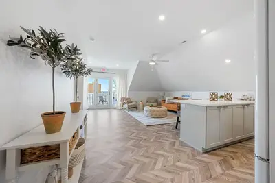 Image de 4 Bedroom Stylish Downtown Condo