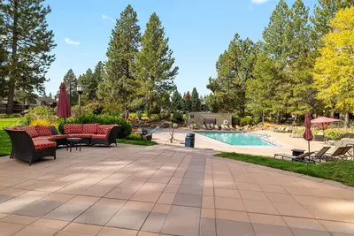 Image de A Breathtaking Bend Retreat! Secluded Condo with Tons of Resort Amenities