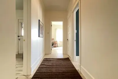 Image de 3 Bedroom Apartment.