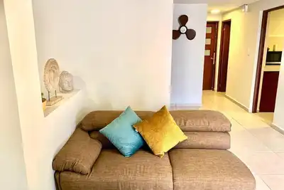 Image de Centrally located, spacious, new and equipped! Car rental.