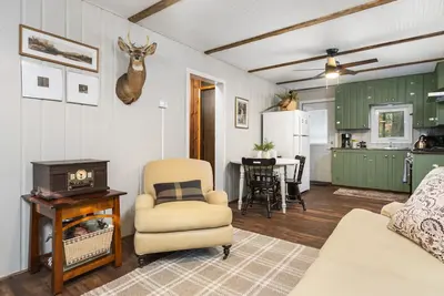 Image de Cozy 2 bedroom cabin right down the road from TippyDam, Hiking, Crystal Mountain