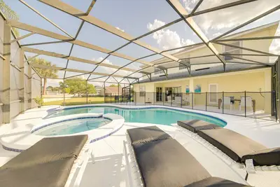 Image de 606-Huge 5 Bed Vacation Rental Home with Private Pool Newly Renovated and Clean!