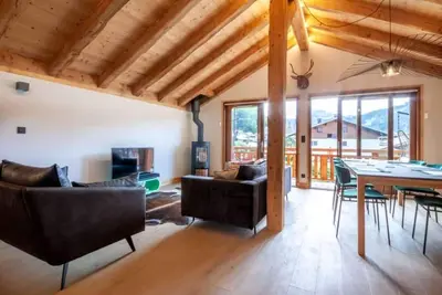 Chalet, cheminée ou poêle à bois, parking, 114m², Morzine