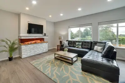 Image de Luxe Seattle Vacation Rental ~ 9 Mi to Downtown!