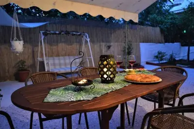 Dolce Casa: Athenian Residence with private Garden\n
