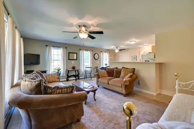 Image de Quiet Killingworth Rental w/ Deck & Grill!