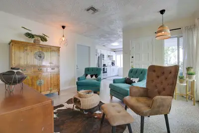 Image de Walk to Ocean: Chic Deerfield Beach Cottage!