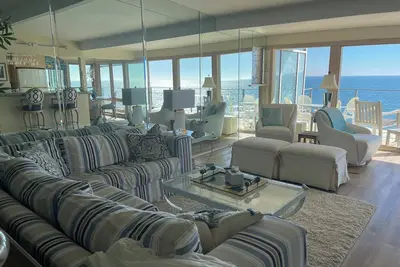 Image de Panoramic Oceanfront Malibu Getaway