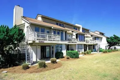 Image de Steps from the Beach - Resort Access Included - New to Vrbo