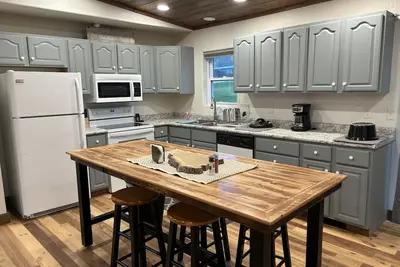 Image de Comfortable Country Home w Expansive Views of Beautiful Big Creek Valley