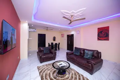 Image de Exclusive 2-Bedroom Furnished Apartment - just over 25min drive to the Airport