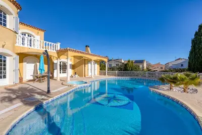 Image de Appartement 'Madrague St Vincent Apt B' avec piscine partagée, Wi-Fi et climatisation