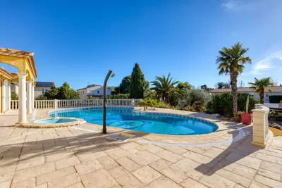 Image de Appartement 'La Madrague St Vincent Apt A' avec piscine, Wi-Fi et climatisation