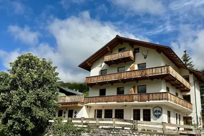 Image de Maison de luxe pour groupes avec sauna & cinema