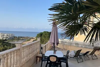 Image de Sea Caves Beach House in Cyprus