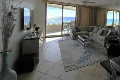 Image de Gulf Front Condo with Stunning Views!