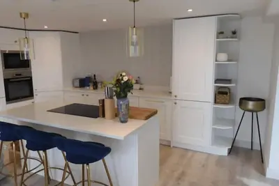 Image de Fabulous Ground Floor Apartment Adjacent to Beach