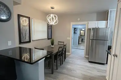 Image de Newly remodeled home. Walking distance to Seabreeze and to many things around