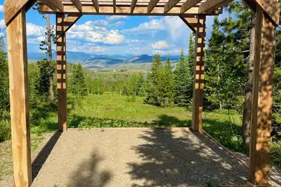 Image de Secluded 4 bedroom cabin, private Ht, mt views