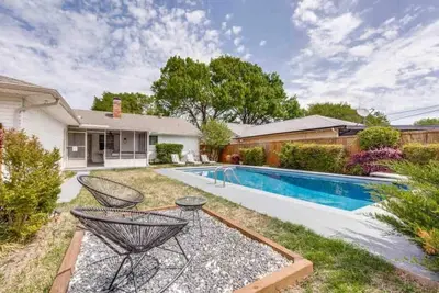 Image de Luxury Retreat with Pool & Jacuzzi in North Dallas