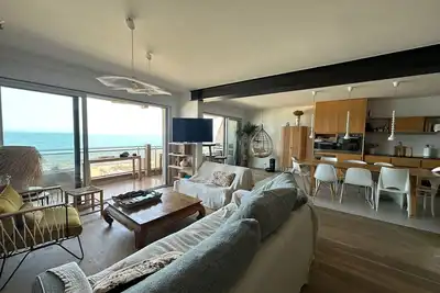 Loft de Standing Face à la Mer-traversant-vue 360° à Canet en Roussillon