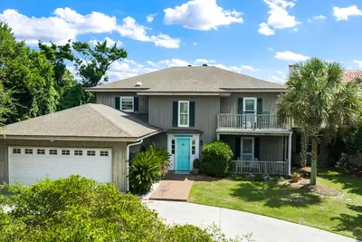 Image de Couldn't Be Better Spacious ocean front 5 bedroom home in DeBordieu Colony!