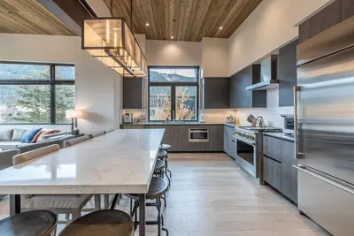Image de Meadow Cabin is a brand new home with Club Access