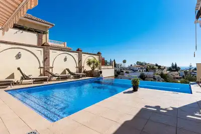 Image de Stunning Infinity pool mansion in Mijas by Costarentals - Ref 85