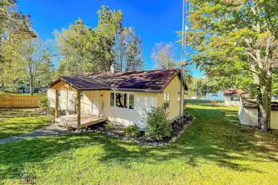 Image de Kick Back Kabin, Phillips Lakeside Getaway | Abundant Recreation